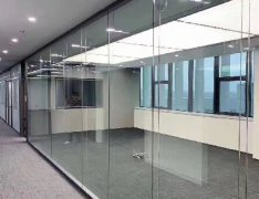武汉办公室隔墙工程现场实拍图